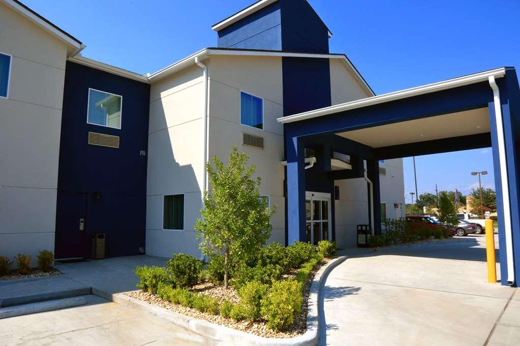 فندق أمريكاز بيست فاليو إن آند سويتس بريرفيل Prairieville المظهر الخارجي الصورة